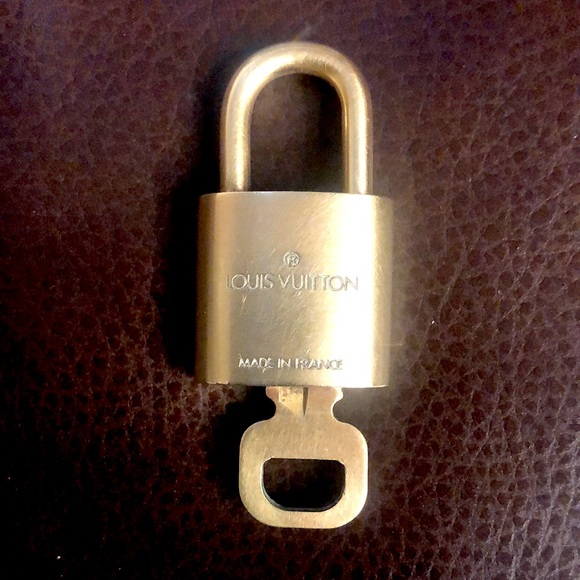 Louis Vuitton LV Gold Padlock Lock & Key 312 - Picture 4 of 13